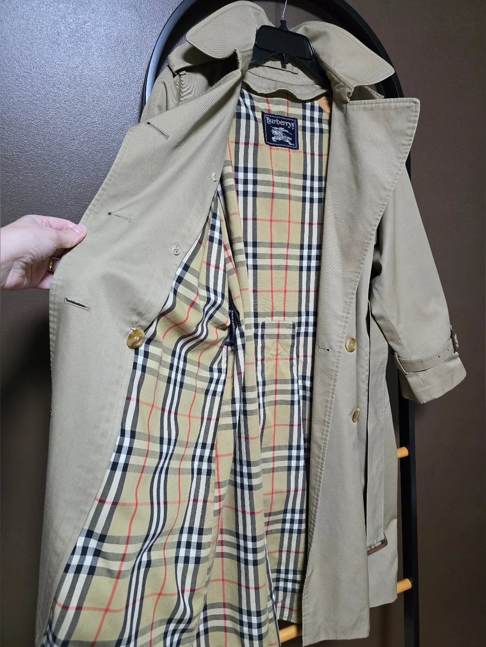 Vintage Burberry Beige Double-Breasted Trench Coat with Belt - Picture 4 of 10